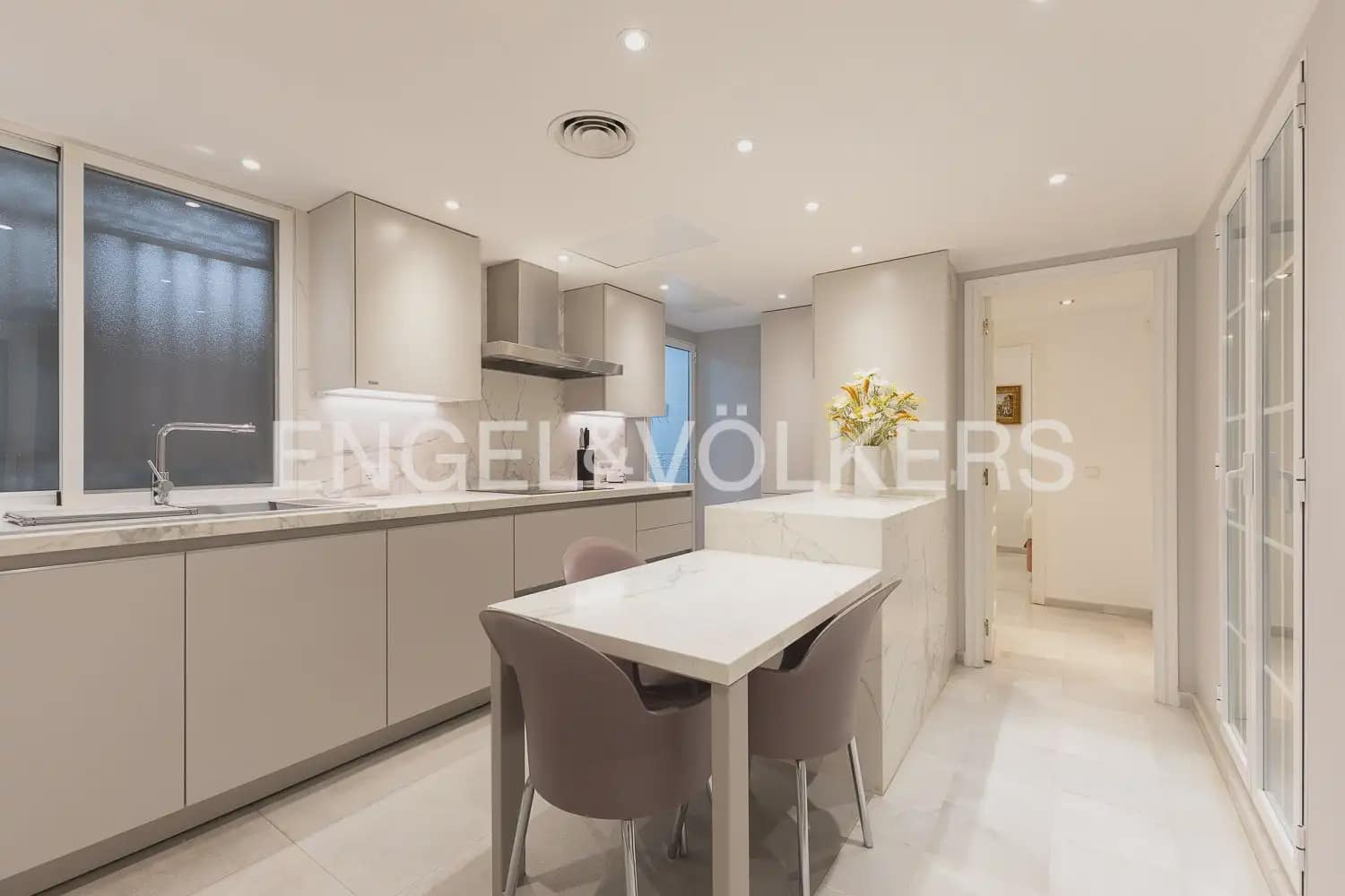 Piso de 3 habitaciones en València ciudad en alquiler - 3.200 € (Ref: 9965920)
