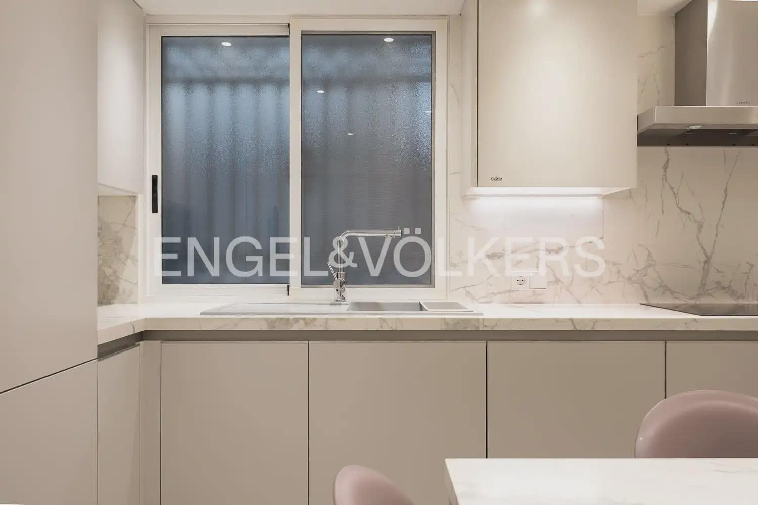 Piso de 3 habitaciones en València ciudad en alquiler - 3.200 € (Ref: 9965920)
