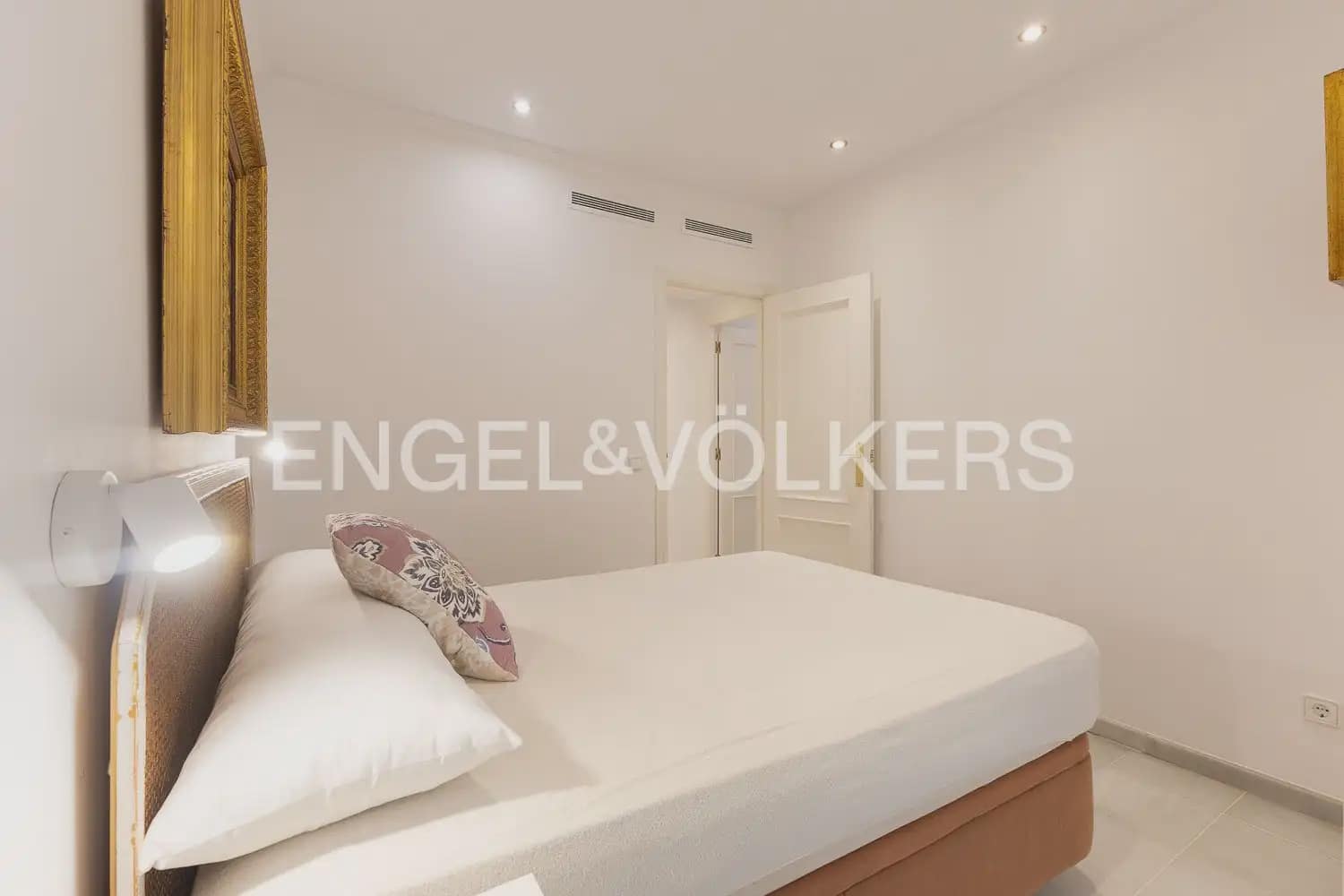 Piso de 3 habitaciones en València ciudad en alquiler - 3.200 € (Ref: 9965920)