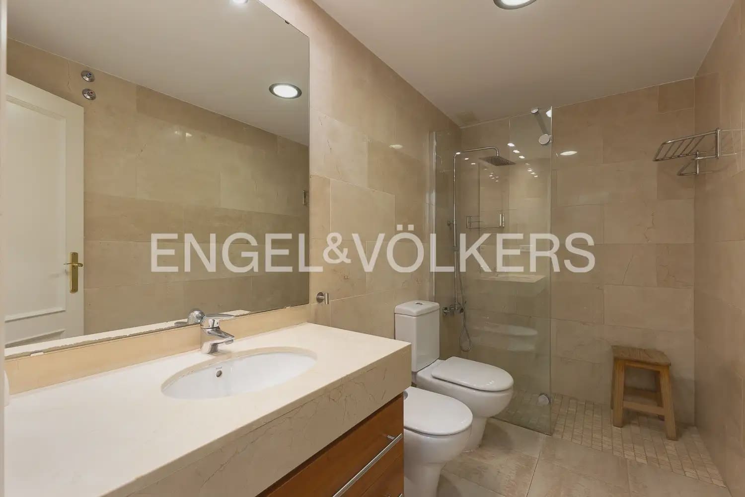 Piso de 3 habitaciones en València ciudad en alquiler - 3.200 € (Ref: 9965920)