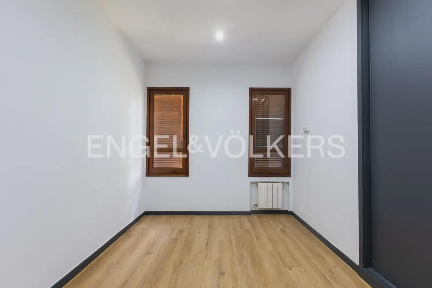 5 bedroom Villa for rent in Rocafort with pool garage - € 4,500 (Ref: 9966240)