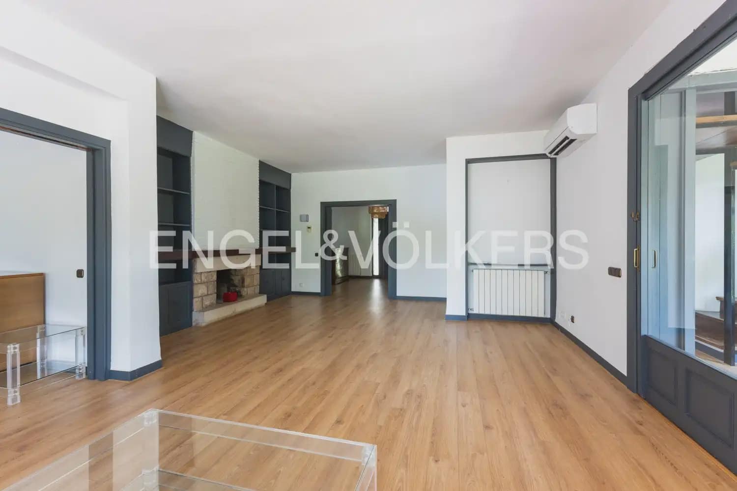 5 bedroom Villa for rent in Rocafort with pool garage - € 4,500 (Ref: 9966240)