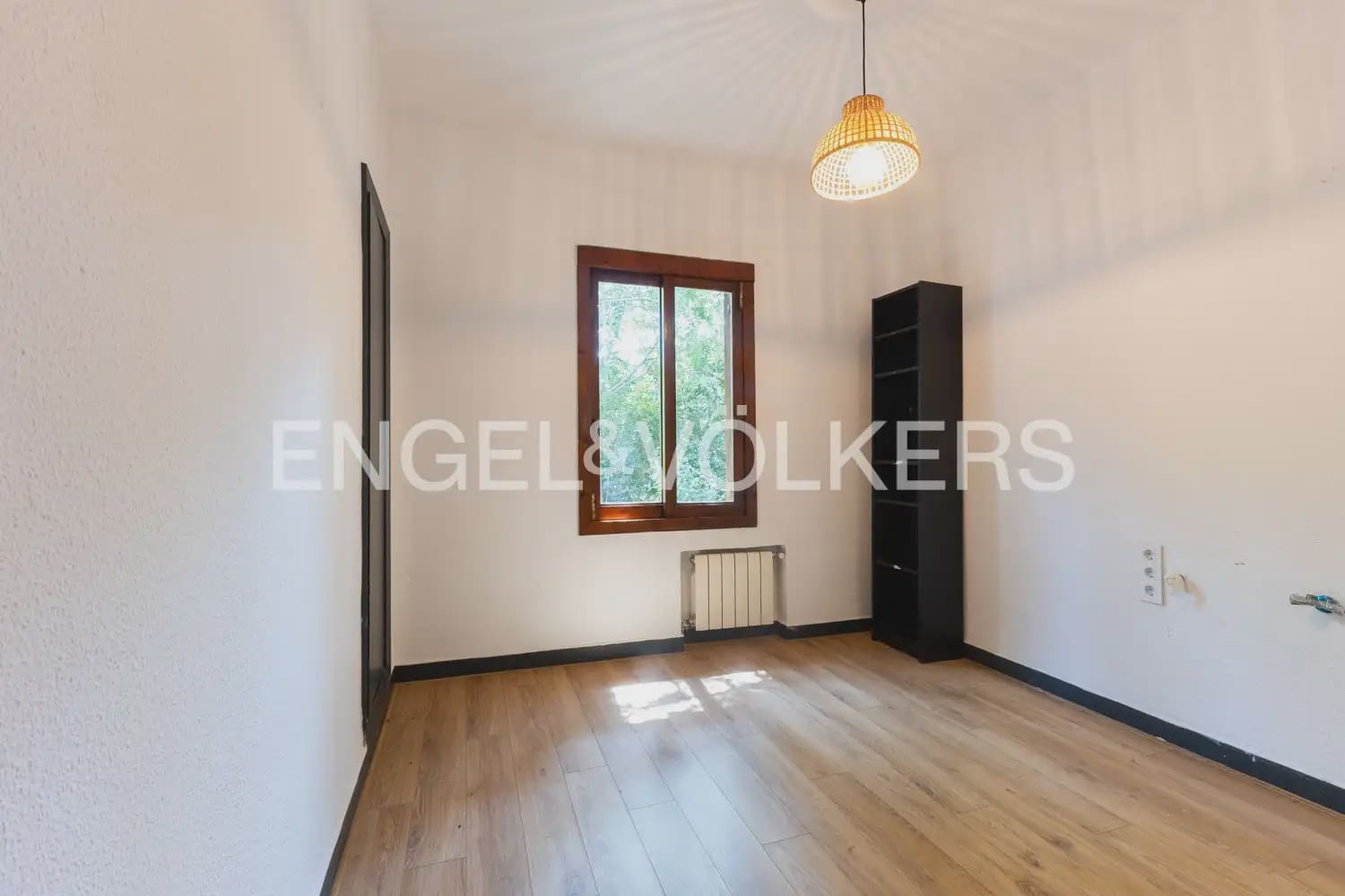5 bedroom Villa for rent in Rocafort with pool garage - € 4,500 (Ref: 9966240)