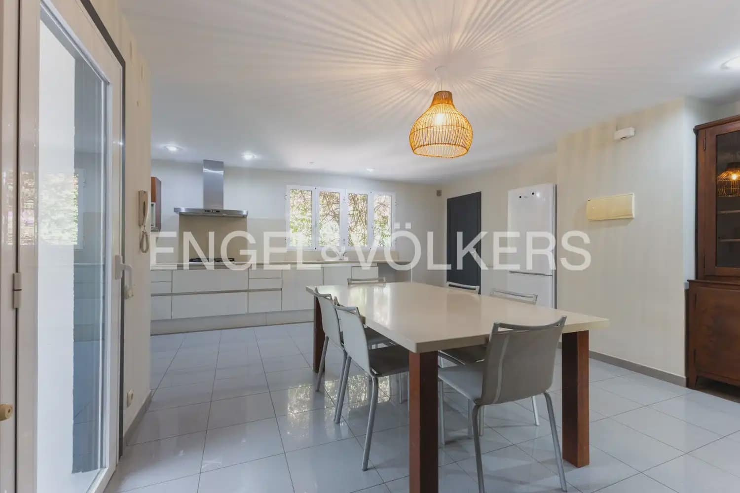 5 bedroom Villa for rent in Rocafort with pool garage - € 4,500 (Ref: 9966240)