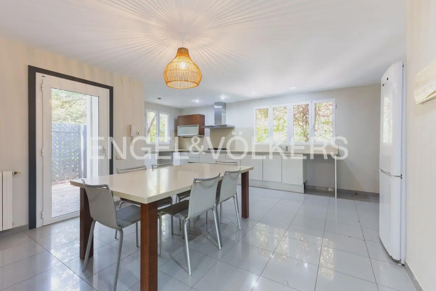 5 bedroom Villa for rent in Rocafort with pool garage - € 4,500 (Ref: 9966240)