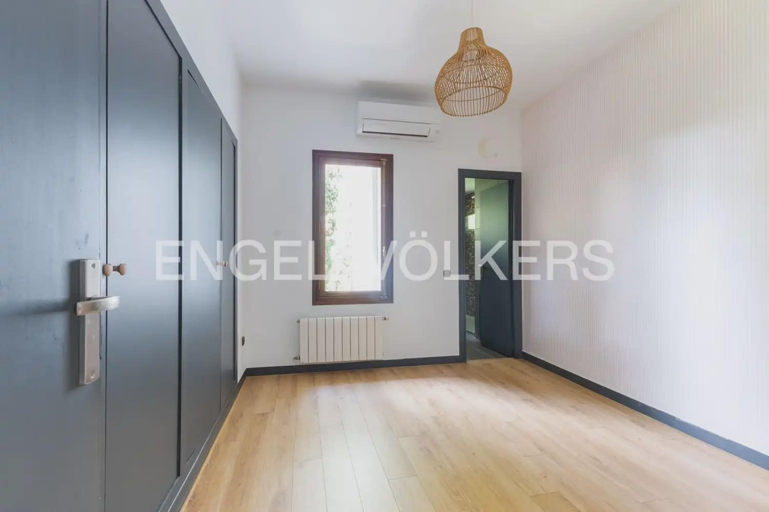 5 bedroom Villa for rent in Rocafort with pool garage - € 4,500 (Ref: 9966240)