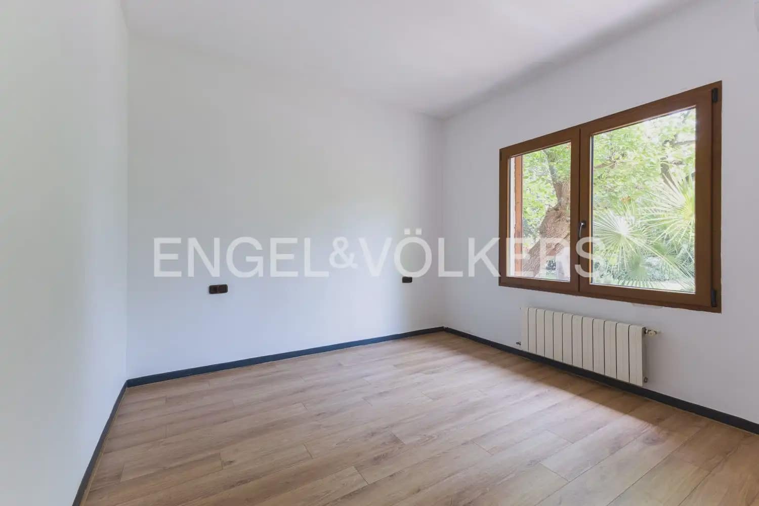 5 bedroom Villa for rent in Rocafort with pool garage - € 4,500 (Ref: 9966240)
