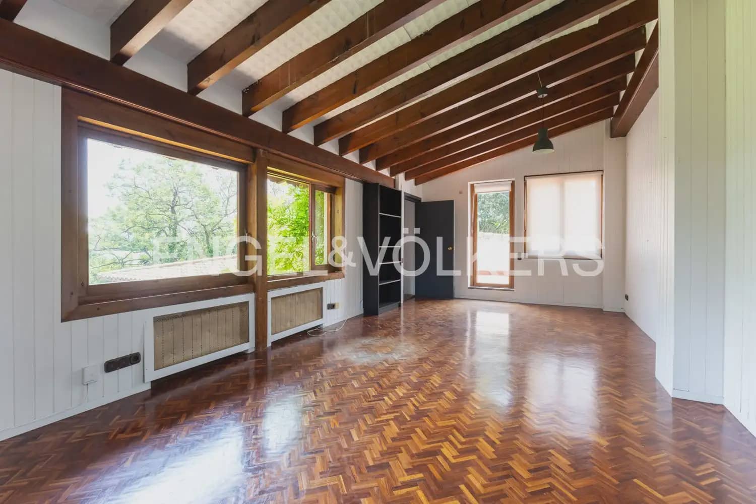 5 bedroom Villa for rent in Rocafort with pool garage - € 4,500 (Ref: 9966240)