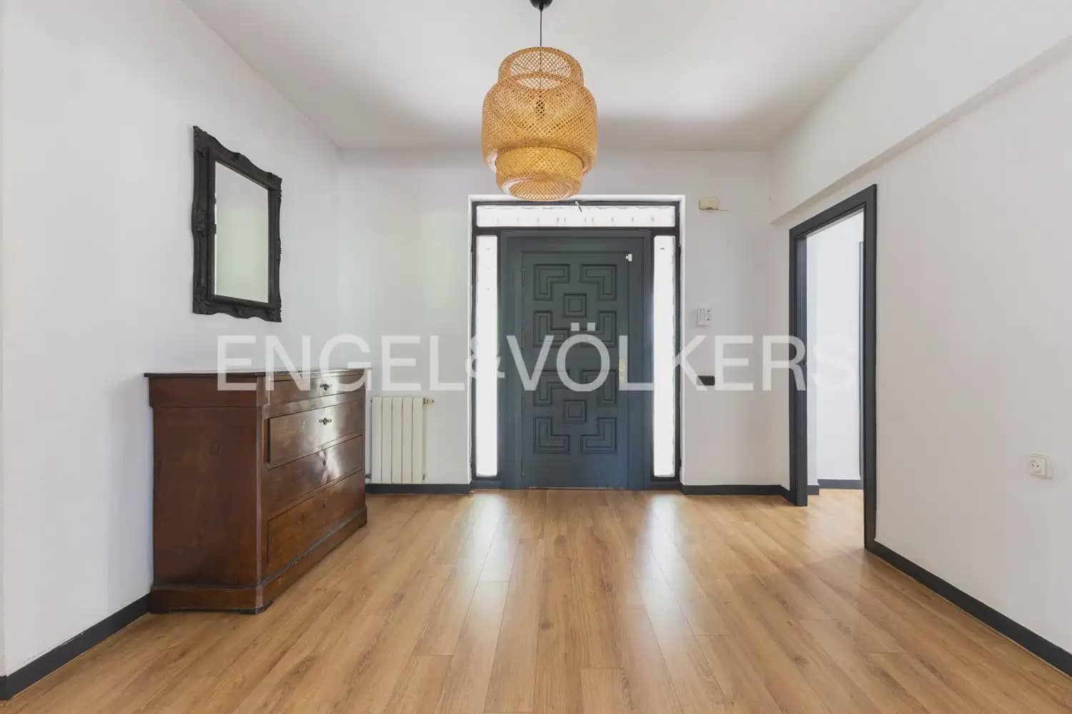 5 bedroom Villa for rent in Rocafort with pool garage - € 4,500 (Ref: 9966240)