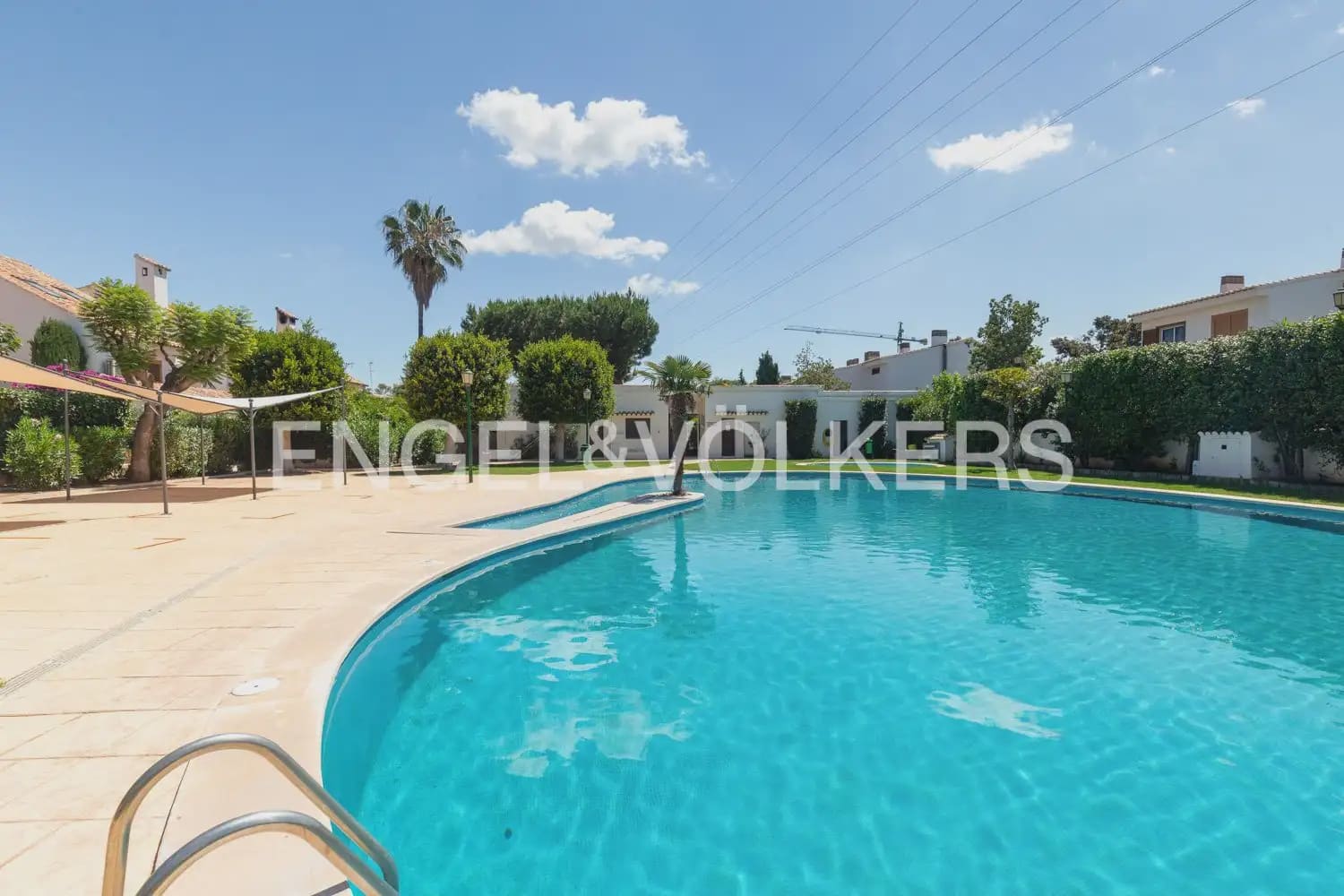 5 bedroom Villa for rent in Rocafort with pool garage - € 4,500 (Ref: 9966240)