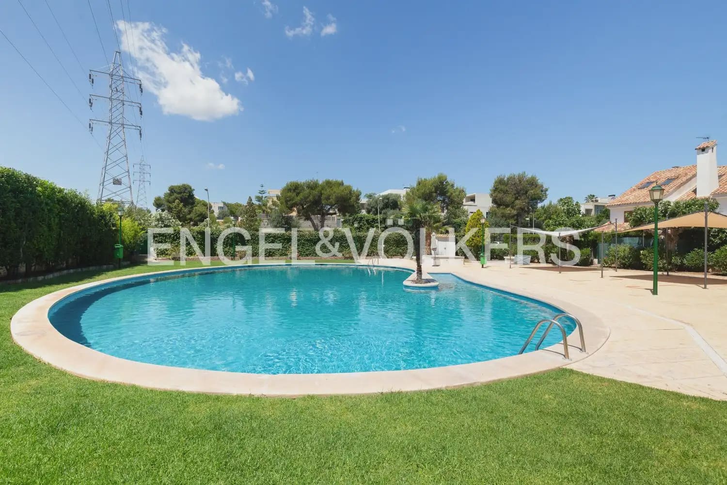 5 bedroom Villa for rent in Rocafort with pool garage - € 4,500 (Ref: 9966240)