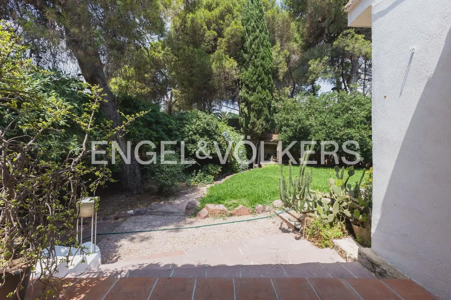 5 bedroom Villa for rent in Rocafort with pool garage - € 4,500 (Ref: 9966240)