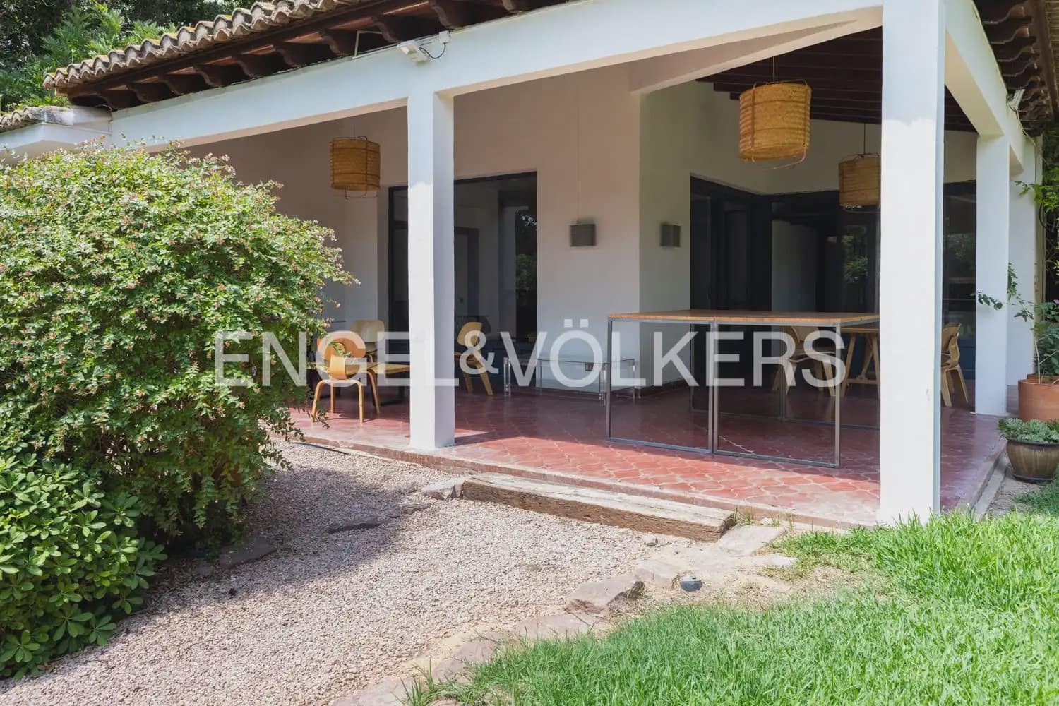 5 bedroom Villa for rent in Rocafort with pool garage - € 4,500 (Ref: 9966240)