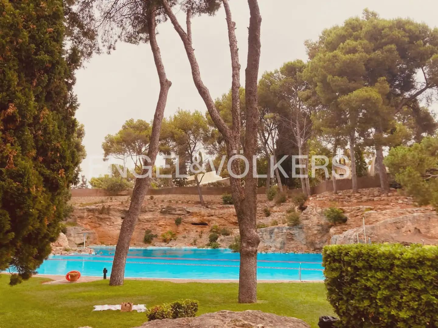 5 camera da letto Villa da affittare in Rocafort con piscina garage - 4.500 € (Rif: 9966240)