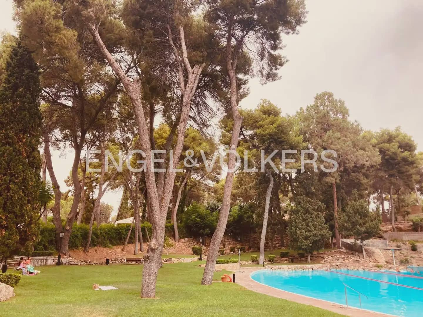 5 camera da letto Villa da affittare in Rocafort con piscina garage - 4.500 € (Rif: 9966240)
