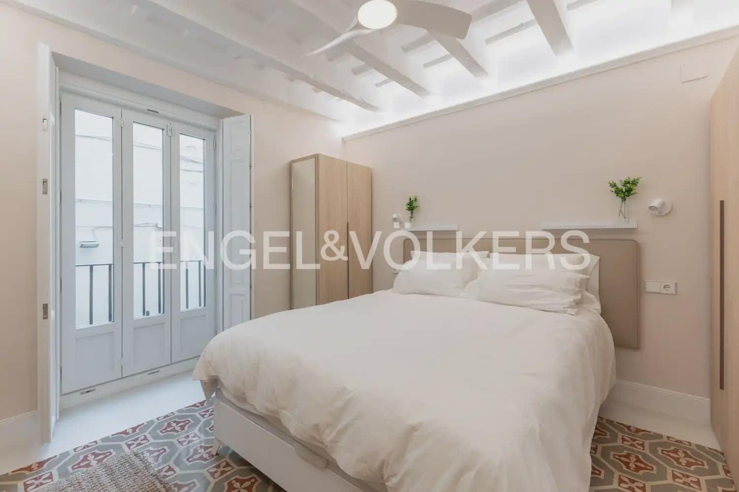 4 Zimmer Wohnung zu vermieten in Valencia Stadt - 3.500 € (Ref: 9968629)