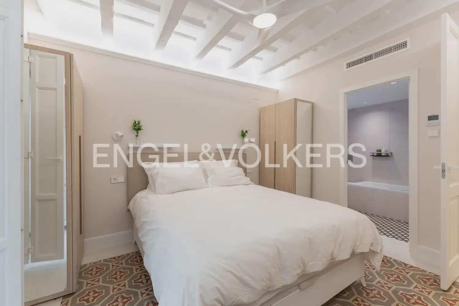 4 Zimmer Wohnung zu vermieten in Valencia Stadt - 3.500 € (Ref: 9968629)