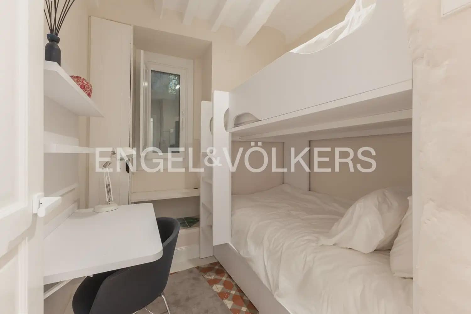 4 Zimmer Wohnung zu vermieten in Valencia Stadt - 3.500 € (Ref: 9968629)