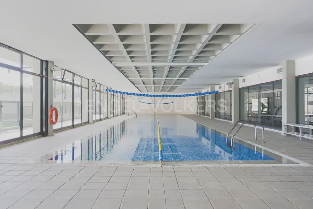 1 bedroom Flat for rent in Paterna with pool garage - € 1,400 (Ref: 9968631)