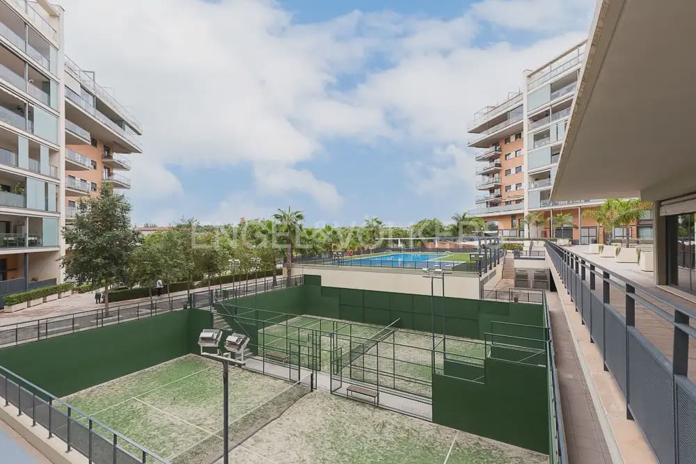 1 bedroom Flat for rent in Paterna with pool garage - € 1,400 (Ref: 9968631)