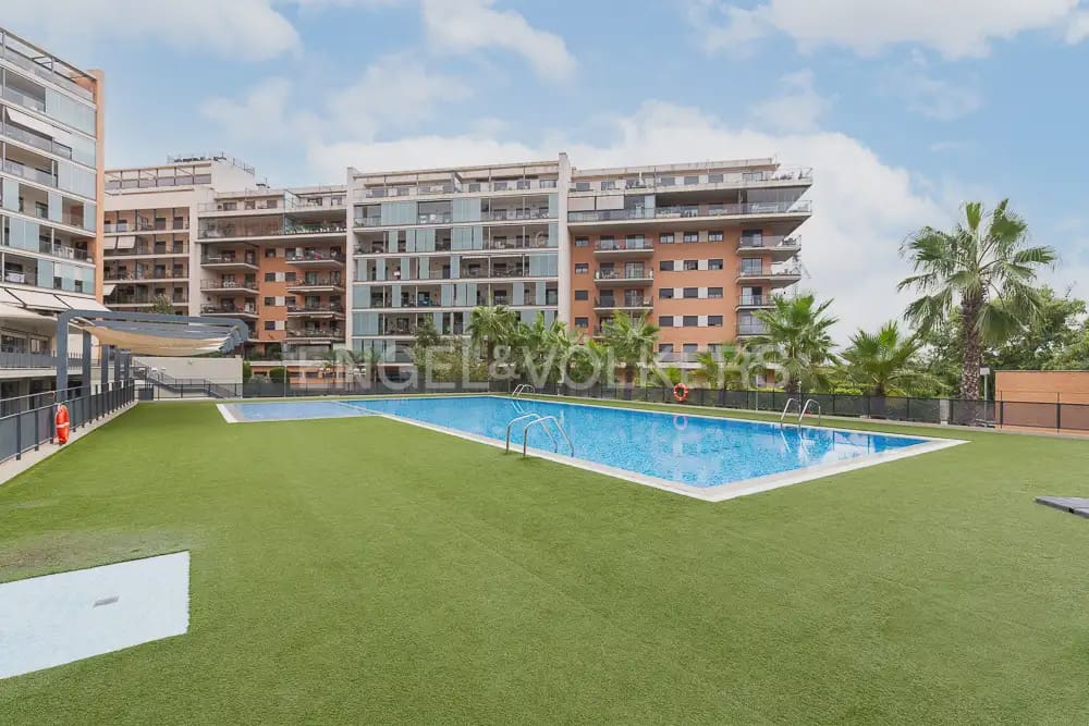 1 bedroom Flat for rent in Paterna with pool garage - € 1,400 (Ref: 9968631)