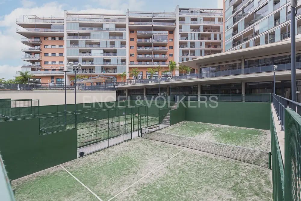 1 bedroom Flat for rent in Paterna with pool garage - € 1,400 (Ref: 9968631)