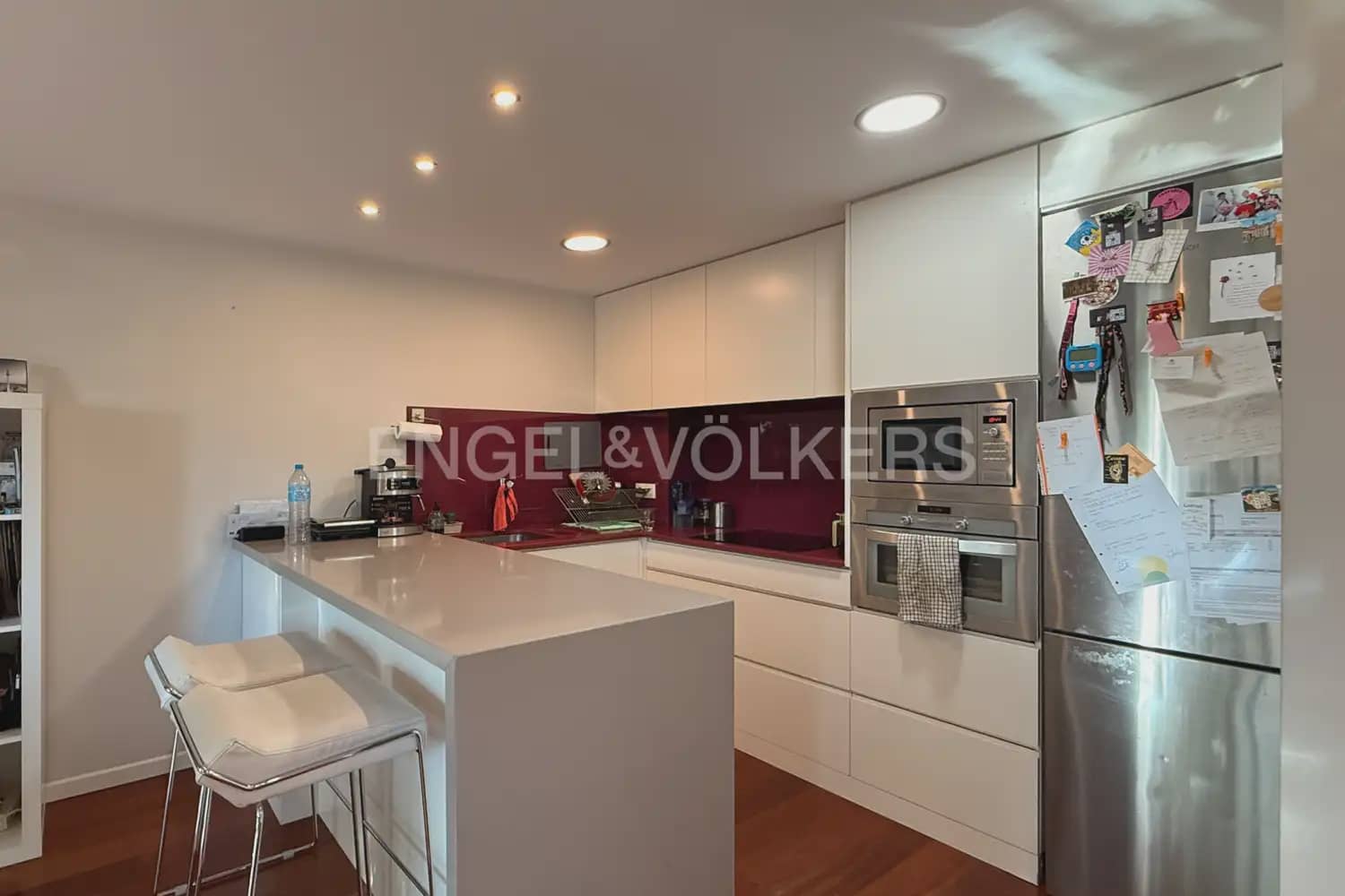 1 bedroom Flat for rent in Paterna with pool garage - € 1,400 (Ref: 9968631)