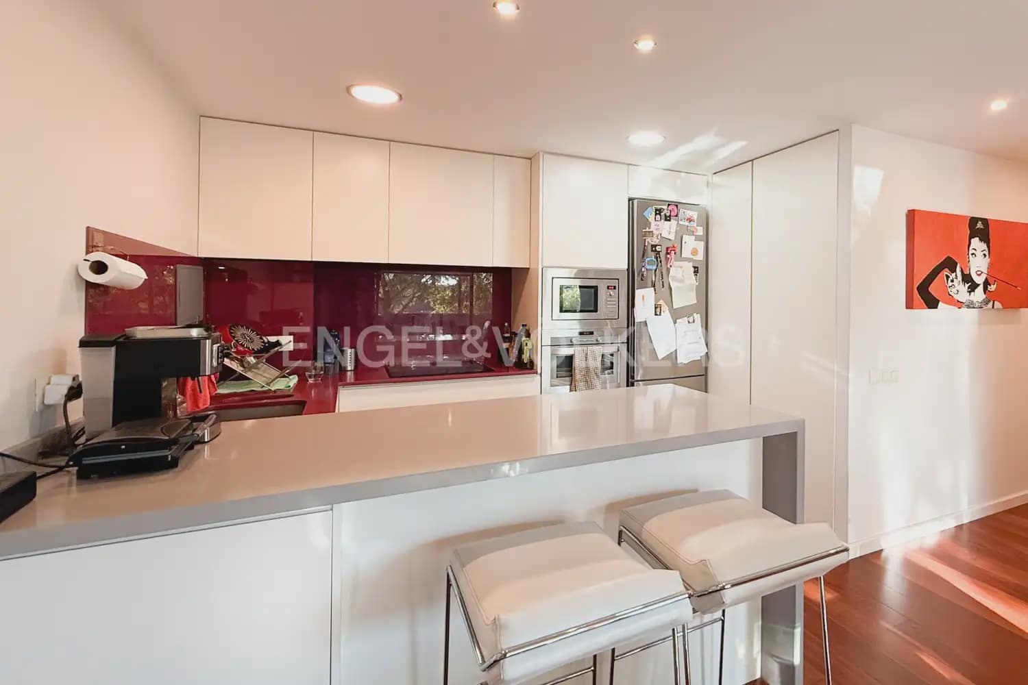 1 bedroom Flat for rent in Paterna with pool garage - € 1,400 (Ref: 9968631)