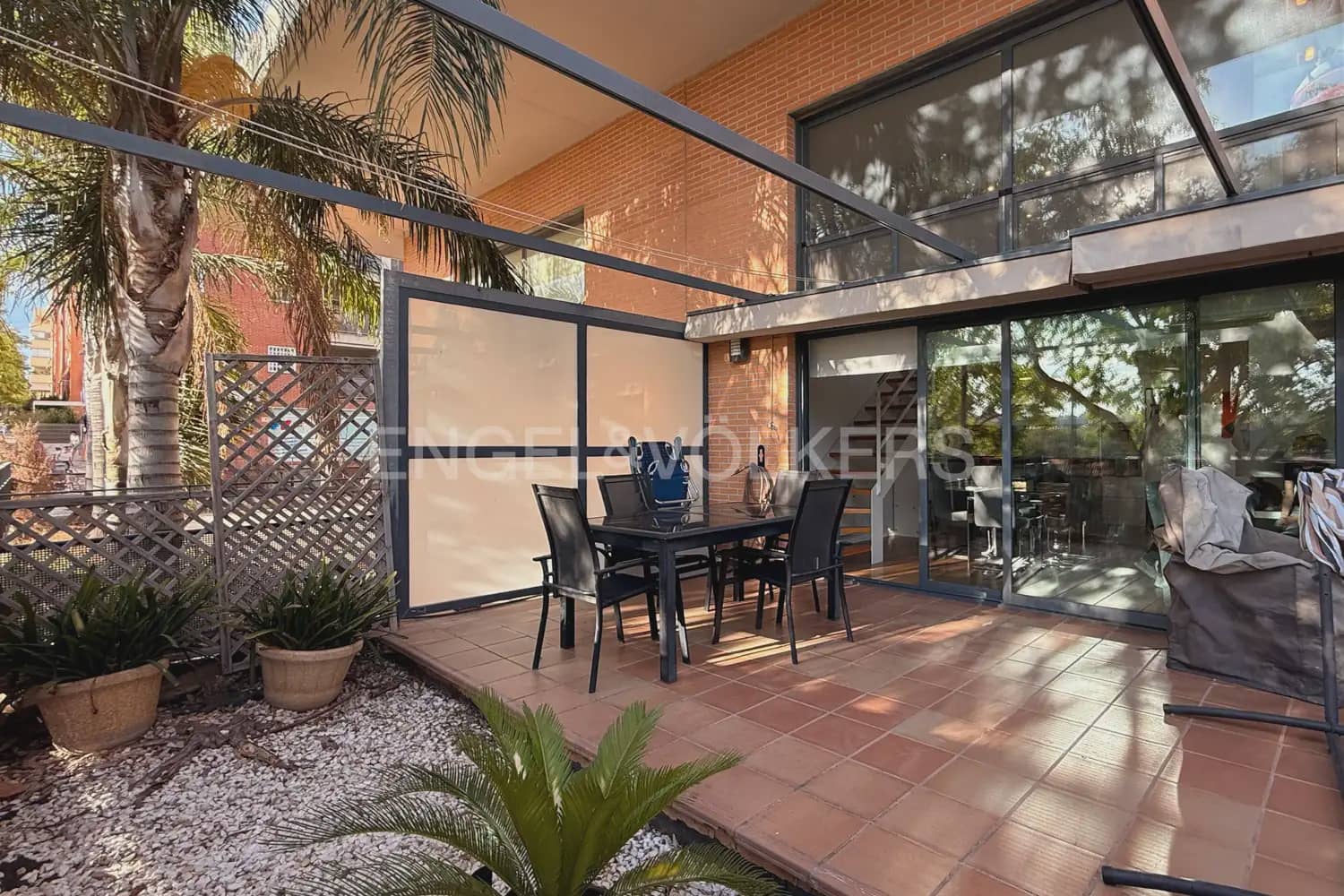 1 bedroom Flat for rent in Paterna with pool garage - € 1,400 (Ref: 9968631)