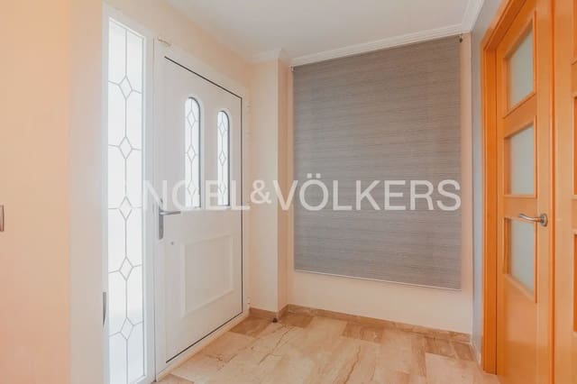 4 soverom Villa til salgs i Riba-roja de Túria med garasje - € 450 000 (Ref: 9968632)