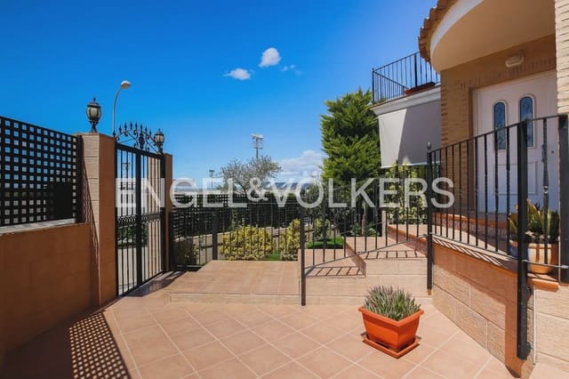 4 soverom Villa til salgs i Riba-roja de Túria med garasje - € 450 000 (Ref: 9968632)