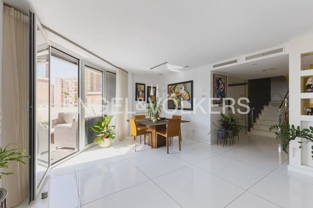 4 soveværelse Lejlighed til salg i Oeste, Castelló de la Plana med garage - € 720.000 (Ref: 9968878)