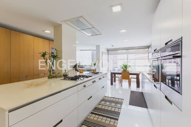 4 soveværelse Lejlighed til salg i Oeste, Castelló de la Plana med garage - € 720.000 (Ref: 9968878)