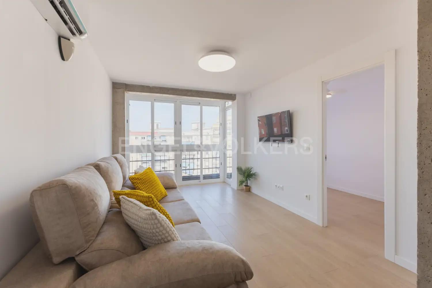 3 sypialnia Mieszkanie do wynajęcia w Miasto Walencja - 1 500 € (Ref: 9968992)