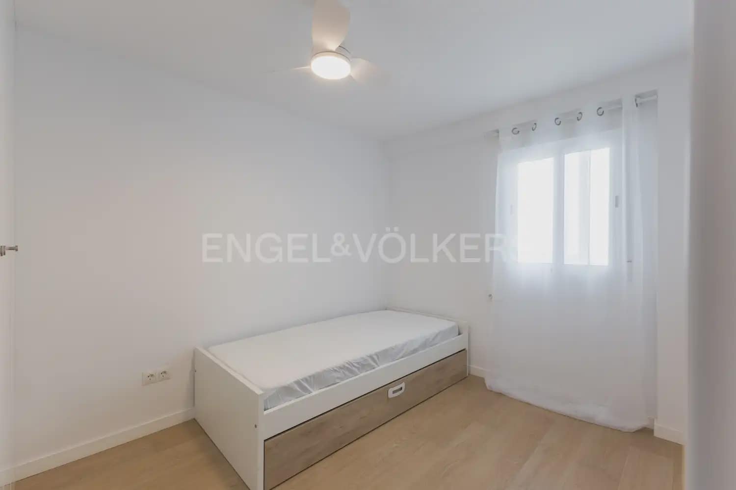 3 sypialnia Mieszkanie do wynajęcia w Miasto Walencja - 1 500 € (Ref: 9968992)