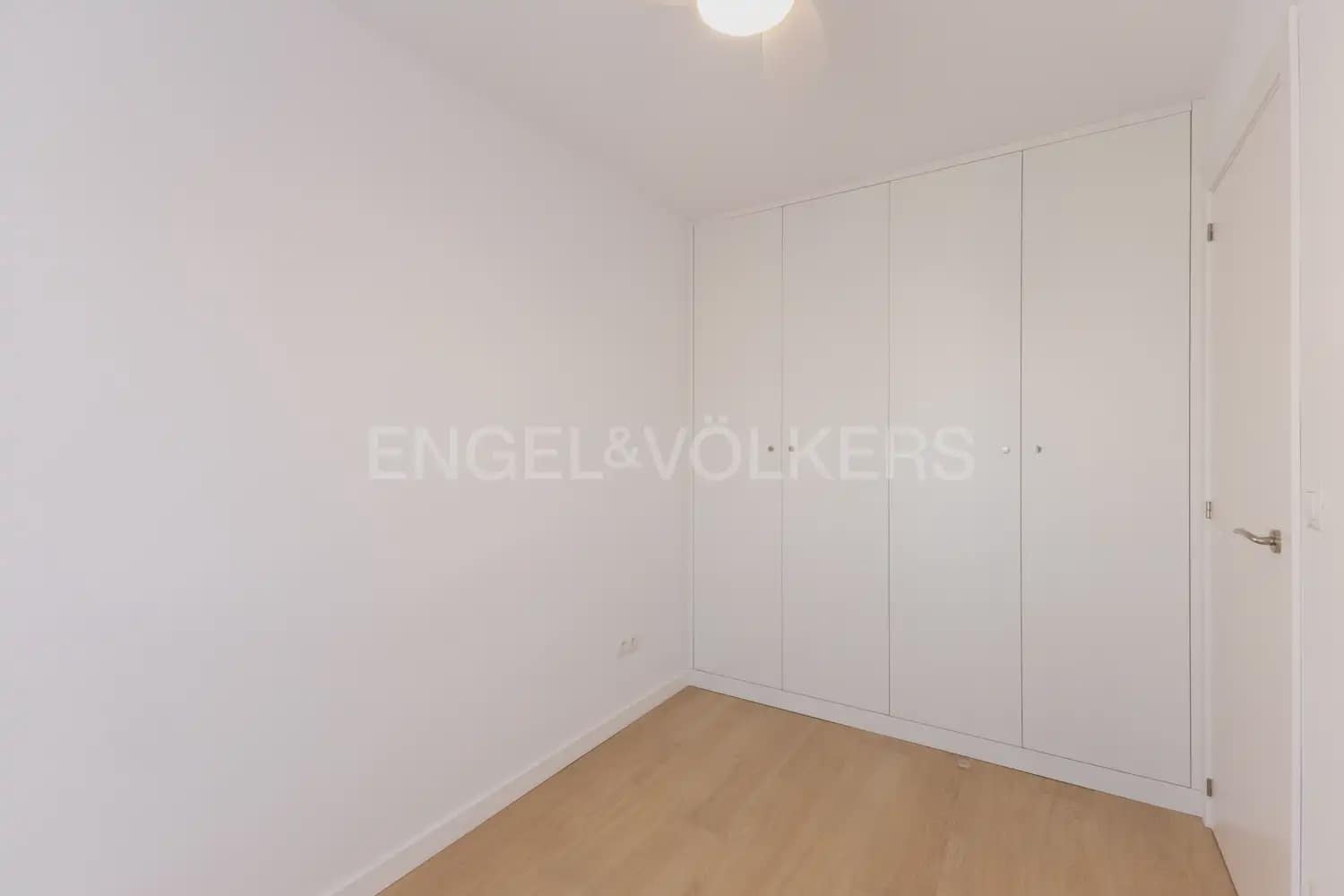 3 sypialnia Mieszkanie do wynajęcia w Miasto Walencja - 1 500 € (Ref: 9968992)