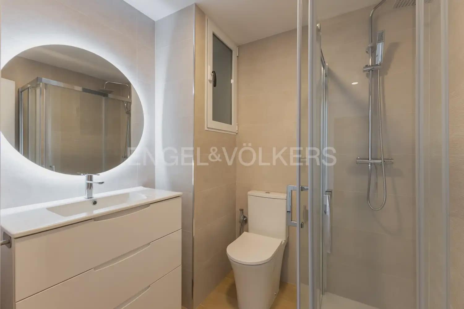 3 sypialnia Mieszkanie do wynajęcia w Miasto Walencja - 1 500 € (Ref: 9968992)