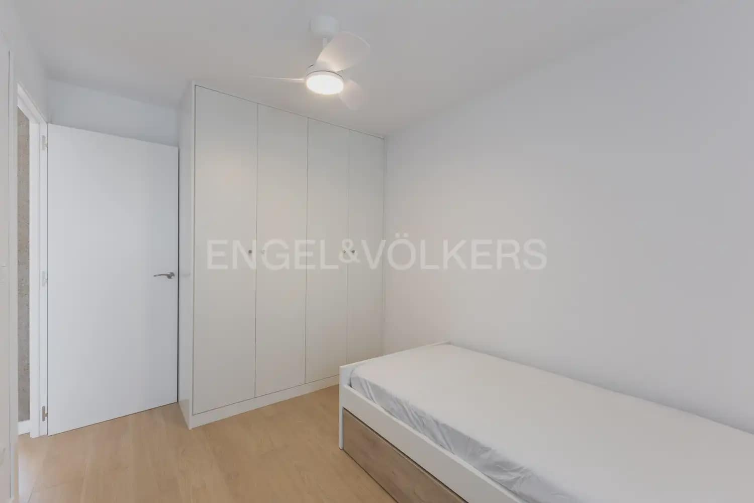 3 sypialnia Mieszkanie do wynajęcia w Miasto Walencja - 1 500 € (Ref: 9968992)