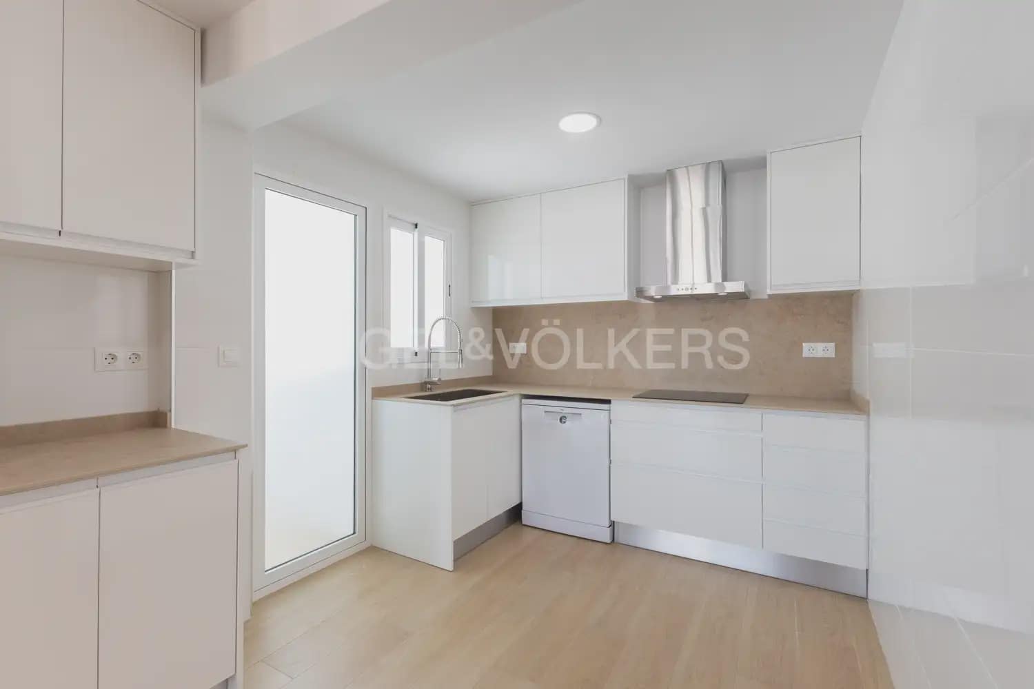 3 sypialnia Mieszkanie do wynajęcia w Miasto Walencja - 1 500 € (Ref: 9968992)
