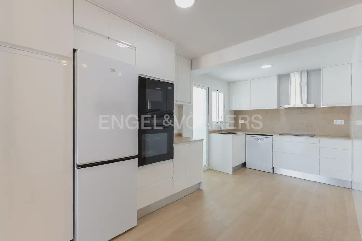 3 sypialnia Mieszkanie do wynajęcia w Miasto Walencja - 1 500 € (Ref: 9968992)