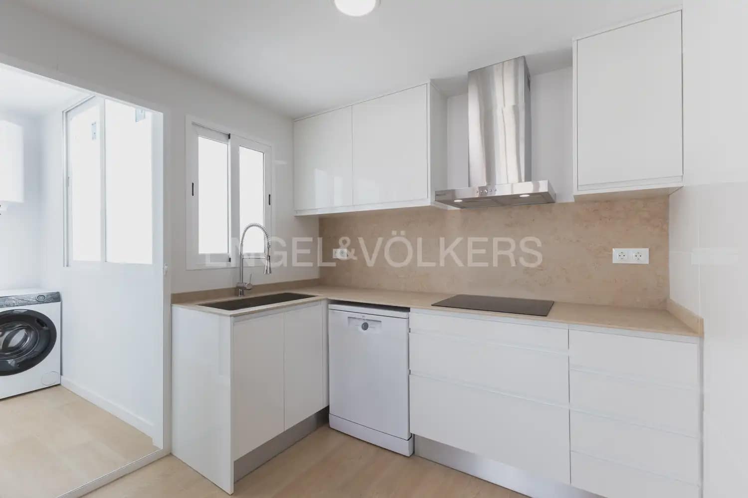 3 sypialnia Mieszkanie do wynajęcia w Miasto Walencja - 1 500 € (Ref: 9968992)
