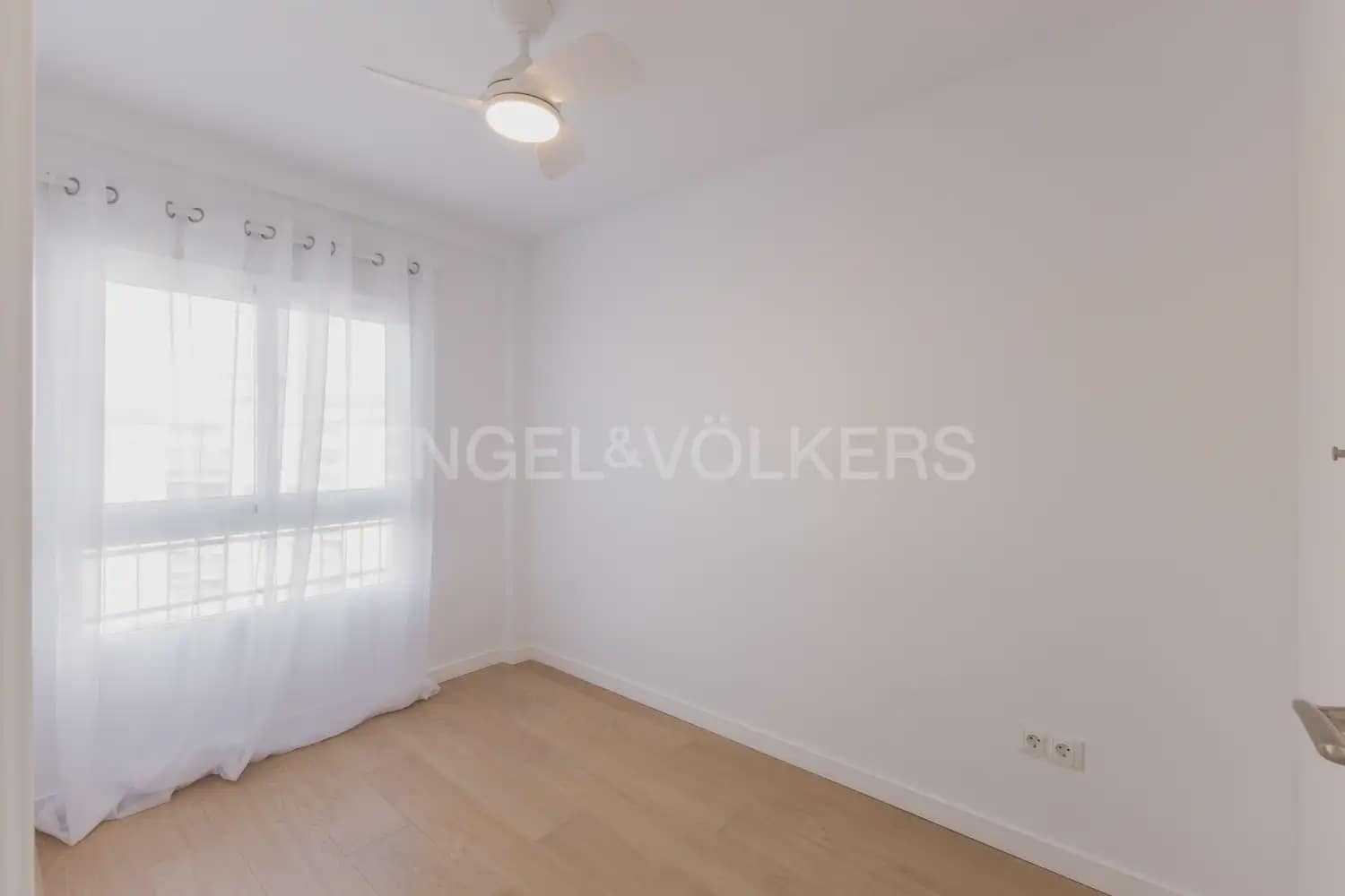 3 sypialnia Mieszkanie do wynajęcia w Miasto Walencja - 1 500 € (Ref: 9968992)