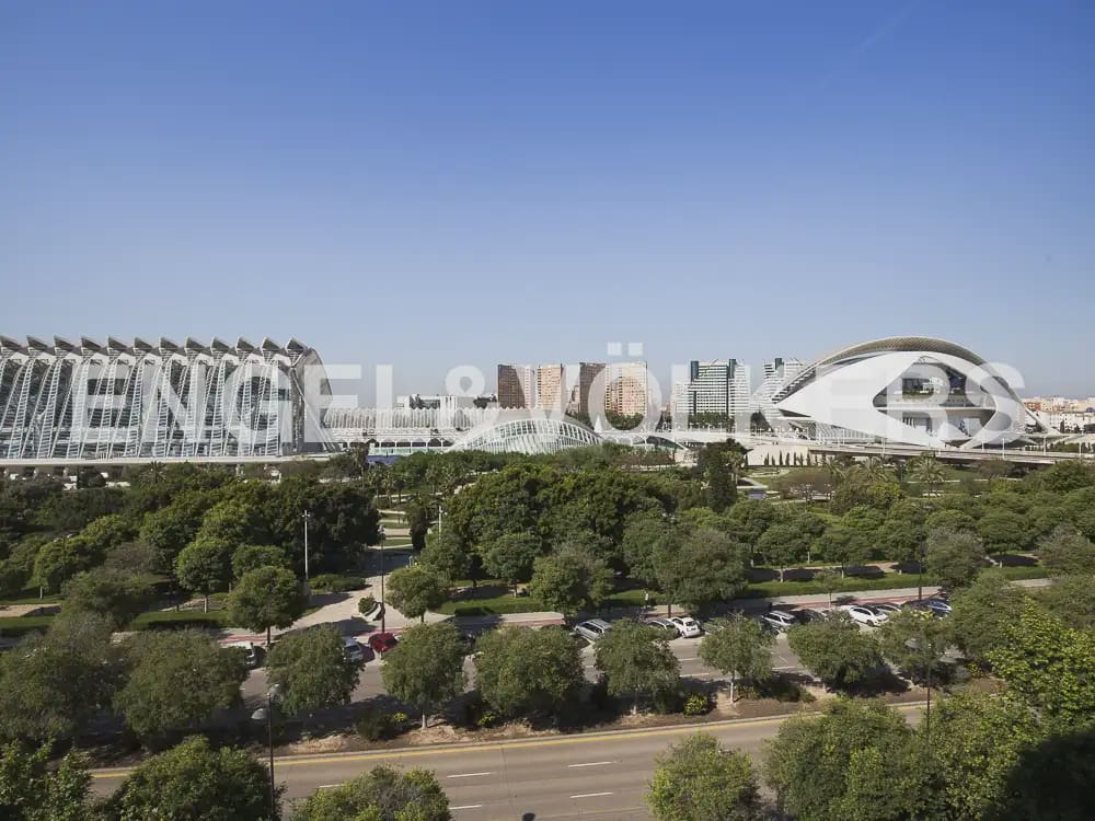 4 soverom Leilighet til leie i Valencia by med garasje - € 4 500 (Ref: 9968993)
