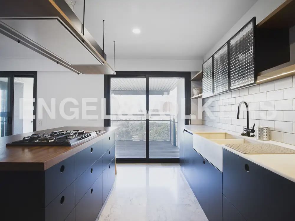 4 soverom Leilighet til leie i Valencia by med garasje - € 4 500 (Ref: 9968993)
