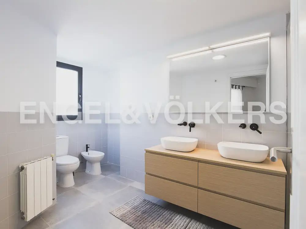 4 soverom Leilighet til leie i Valencia by med garasje - € 4 500 (Ref: 9968993)