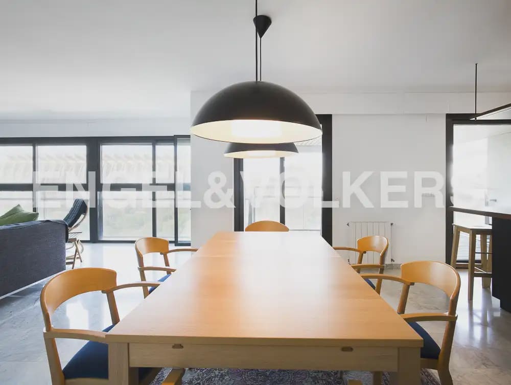 4 soverom Leilighet til leie i Valencia by med garasje - € 4 500 (Ref: 9968993)
