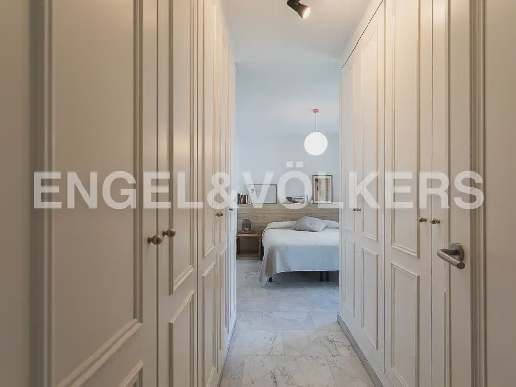 4 soverom Leilighet til leie i Valencia by med garasje - € 4 500 (Ref: 9968993)