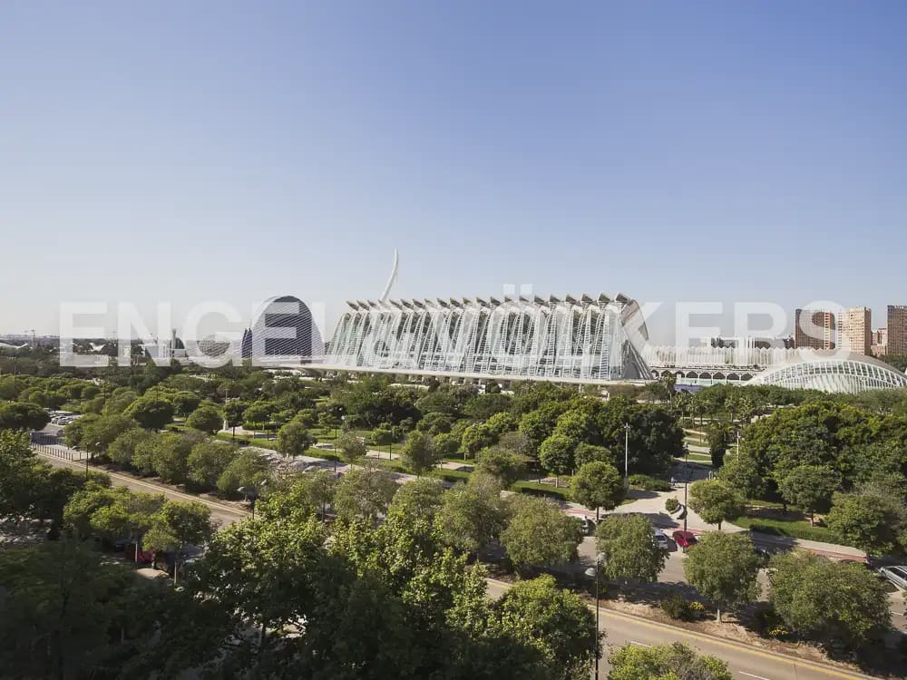 4 soverom Leilighet til leie i Valencia by med garasje - € 4 500 (Ref: 9968993)