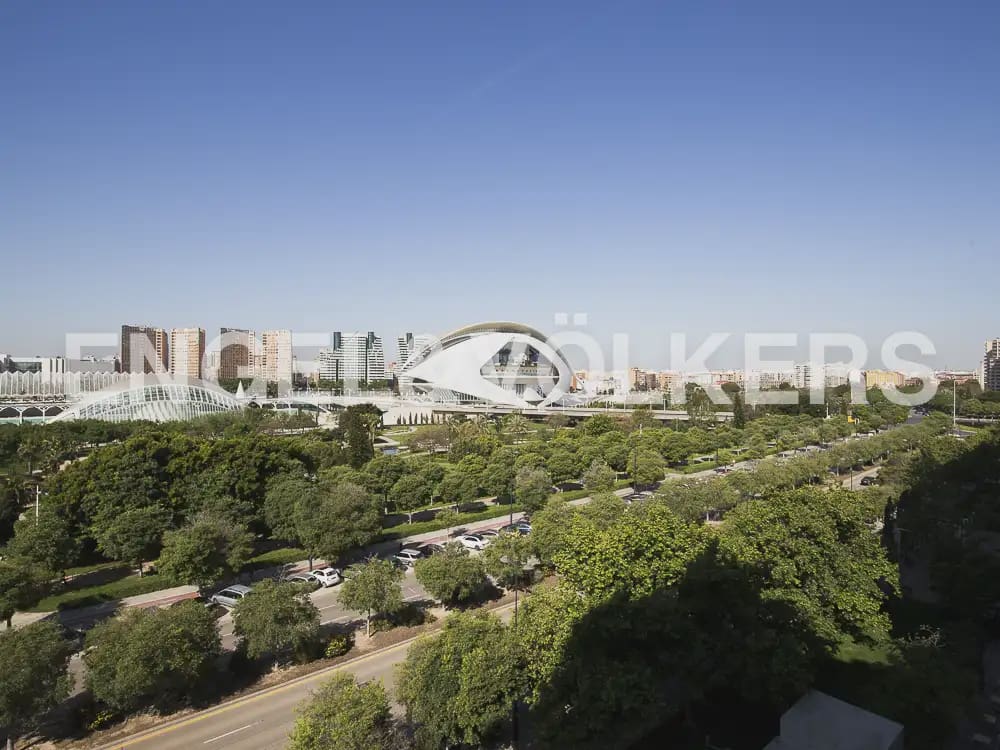 4 soverom Leilighet til leie i Valencia by med garasje - € 4 500 (Ref: 9968993)