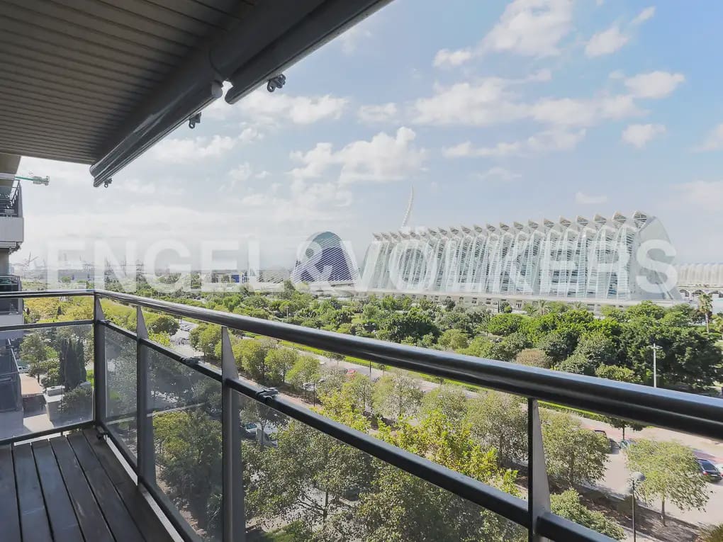 4 soverom Leilighet til leie i Valencia by med garasje - € 4 500 (Ref: 9968993)